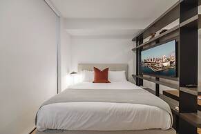 Spacious King Studio at Downtown Miami