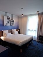 Akena Serris  Val d'Europe