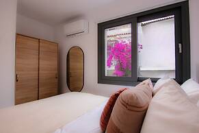 Phaedrus Living: Skiathos Luxury Residences Lime