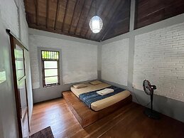 Saka Homestay Boutique & Cafe