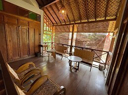 Saka Homestay Boutique & Cafe