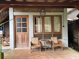 Saka Homestay Boutique & Cafe