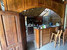 Saka Homestay Boutique & Cafe