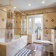 Penthouse 3-bed 3-bath on Marble Arch