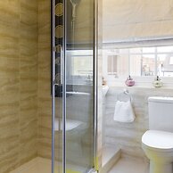 Penthouse 3-bed 3-bath on Marble Arch