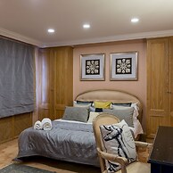 Penthouse 3-bed 3-bath on Marble Arch