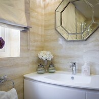 Penthouse 3-bed 3-bath on Marble Arch