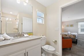 Clean Cozy Retreat: 10 Miles to Disney Pool Access