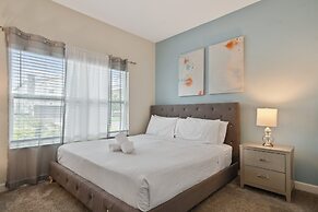 Clean Cozy Retreat: 10 Miles to Disney Pool Access