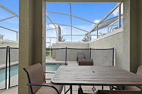 Clean Cozy Retreat: 10 Miles to Disney Pool Access