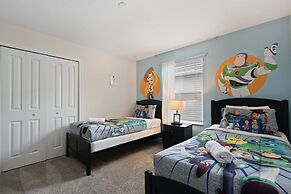 Clean Cozy Retreat: 10 Miles to Disney Pool Access