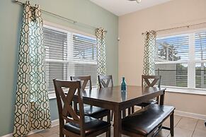 Clean Cozy Retreat: 10 Miles to Disney Pool Access