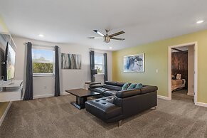 Lake View Cozy Home w/ Pool & Games Near Disney