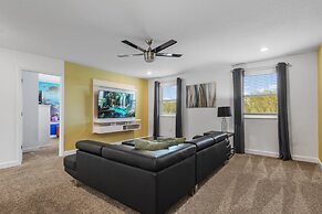 Lake View Cozy Home w/ Pool & Games Near Disney
