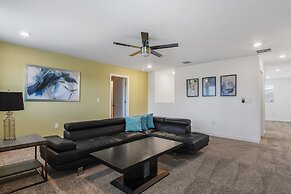 Lake View Cozy Home w/ Pool & Games Near Disney