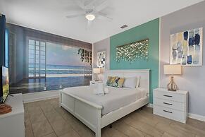 Lake View Cozy Home w/ Pool & Games Near Disney