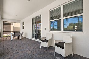 Lake View Cozy Home w/ Pool & Games Near Disney