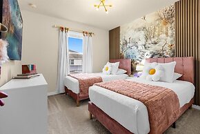 Brand New! Windsor Island 5BR Cozy Home Wpool/spa