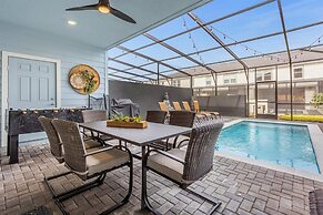 Brand New! Windsor Island 5BR Cozy Home Wpool/spa