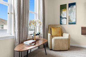 Brand New! Windsor Island 5BR Cozy Home Wpool/spa