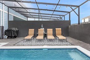 Brand New! Windsor Island 5BR Cozy Home Wpool/spa