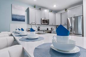 Cozy 8-bedroom Disney-themed Villa at Storey Lake