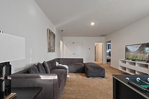 Exclusive Solterra Resort Home - Prime Location