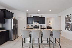 Exclusive Solterra Resort Home - Prime Location