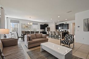 Exclusive Solterra Resort Home - Prime Location