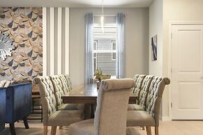 Relax in Style Pool, Resort Amenities, Near Disney