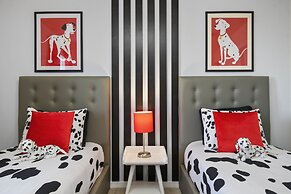 Relax in Style Pool, Resort Amenities, Near Disney