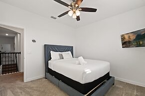 Luxurious Resort Home Near Disney & Shopping!