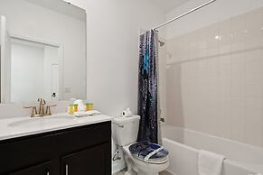 Luxurious Resort Home Near Disney & Shopping!