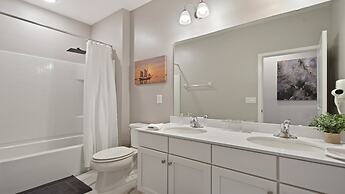 Star Wars Themed 12br Villa 10min to Galaxy's Edge