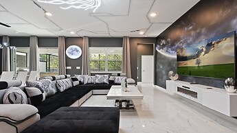 Star Wars Themed 12br Villa 10min to Galaxy's Edge