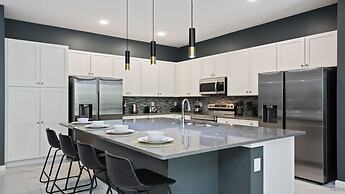 Star Wars Themed 12br Villa 10min to Galaxy's Edge