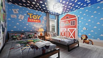 Star Wars Themed 12br Villa 10min to Galaxy's Edge