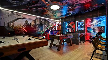 Star Wars Themed 12br Villa 10min to Galaxy's Edge