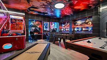 Star Wars Themed 12br Villa 10min to Galaxy's Edge