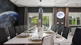 Star Wars Themed 12br Villa 10min to Galaxy's Edge