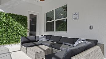 Star Wars Themed 12br Villa 10min to Galaxy's Edge