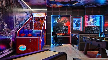 Star Wars Themed 12br Villa 10min to Galaxy's Edge