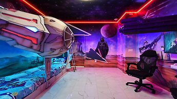 Star Wars Themed 12br Villa 10min to Galaxy's Edge