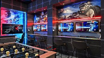Star Wars Themed 12br Villa 10min to Galaxy's Edge