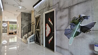 Star Wars Themed 12br Villa 10min to Galaxy's Edge