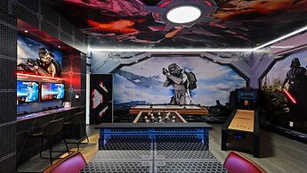 Star Wars Themed 12br Villa 10min to Galaxy's Edge