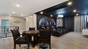 Star Wars Themed 12br Villa 10min to Galaxy's Edge