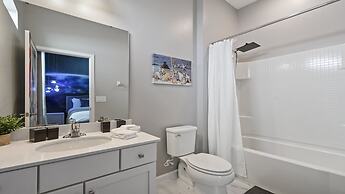 Star Wars Themed 12br Villa 10min to Galaxy's Edge