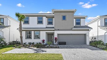 Star Wars Themed 12br Villa 10min to Galaxy's Edge