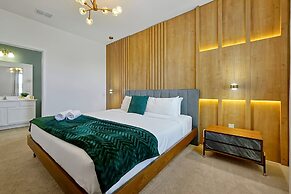 New! Luxury 12br Disney Home Pool/spa/cinema/games